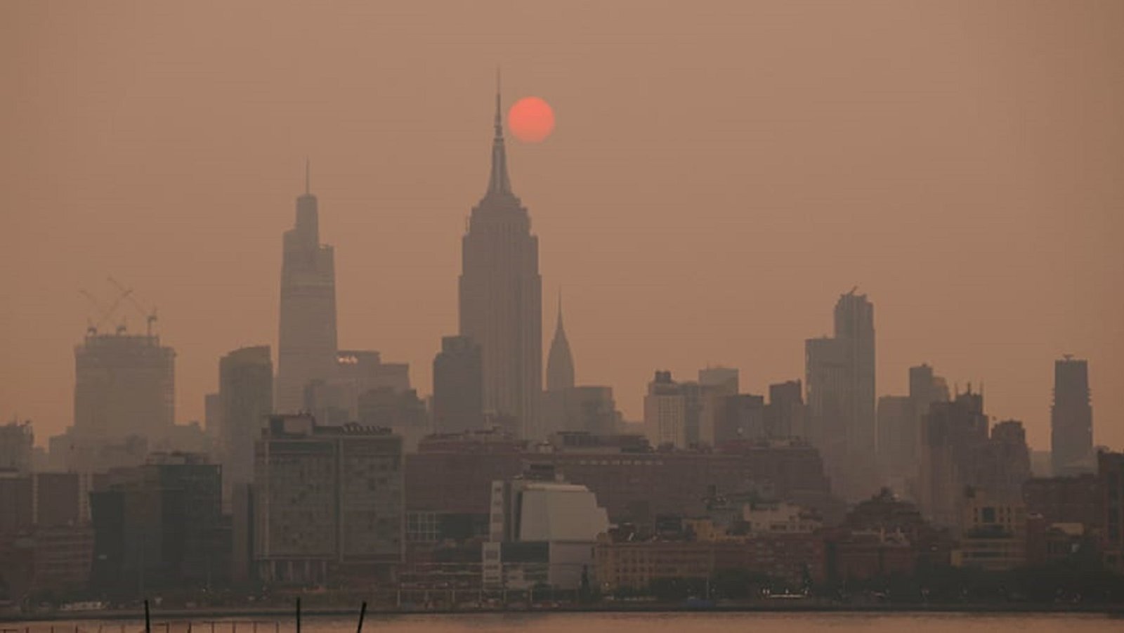 New York City Blanketed In Haze As Canadian Wildfire Smoke Increases Pollution Levels Times Ticker 0536